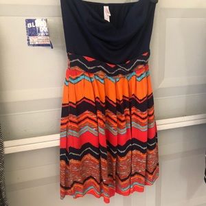 Strapless patterned dress